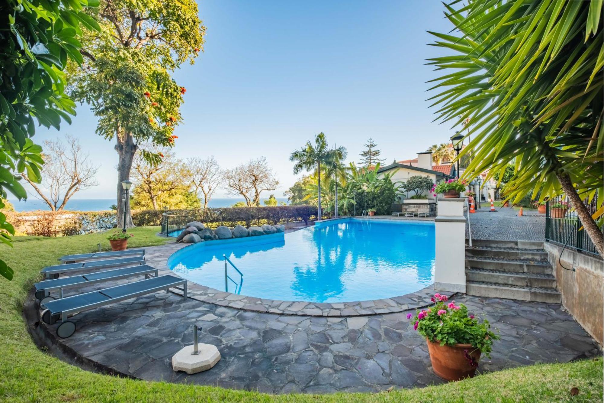 Appartamento Luxury Oceanfront At Reid'S Gardens Funchal  Esterno foto